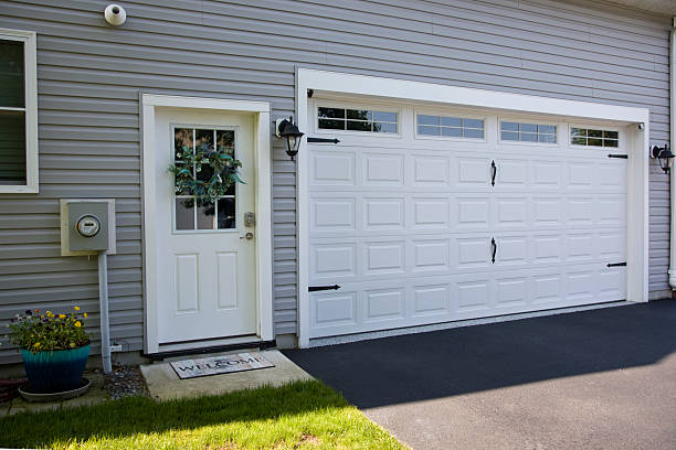 24/7 Emergency Garage Door Panel Replacement experts in Southampton County County, VA